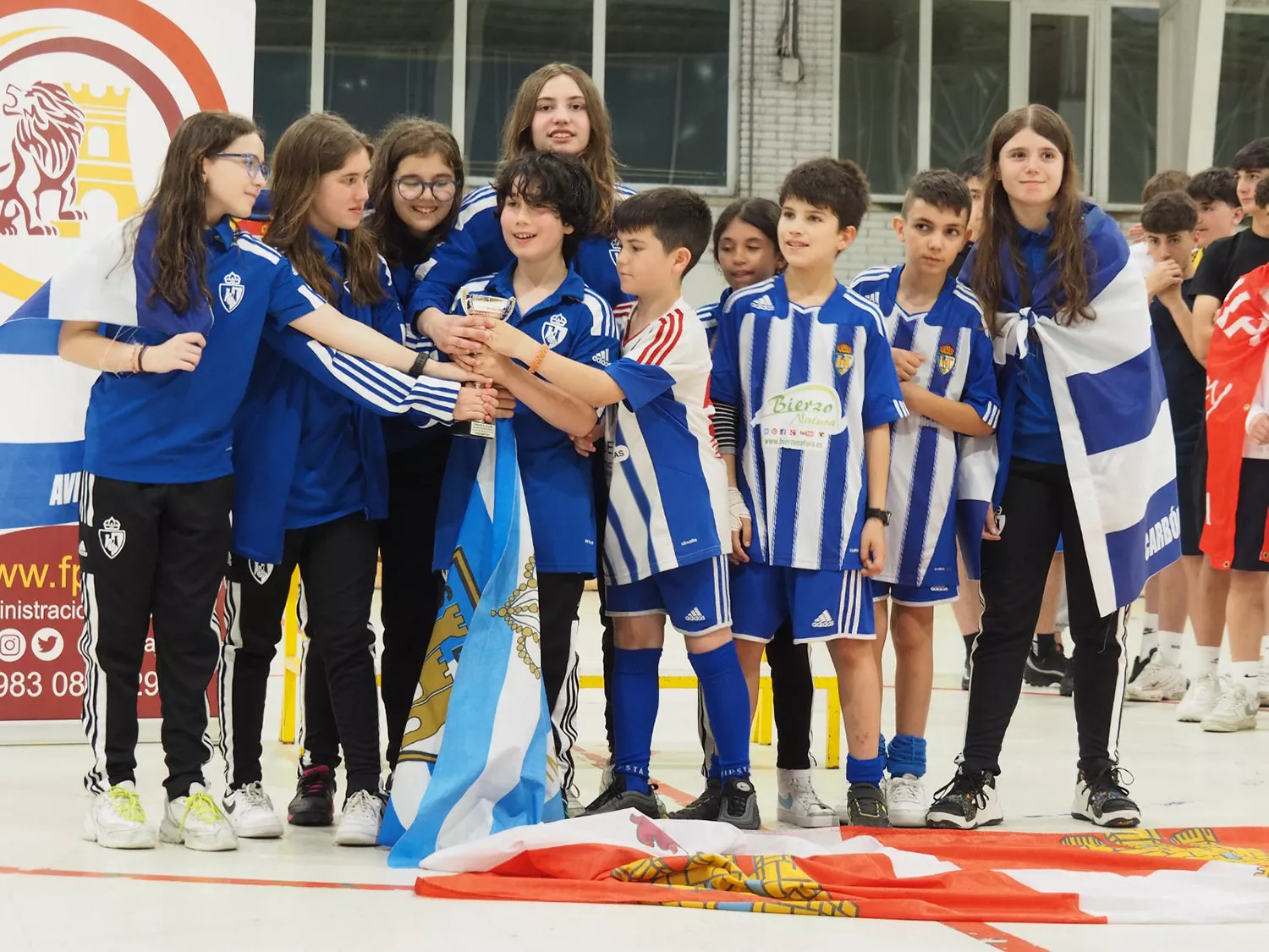 La Ponferradina Hockey cierra la temporada coronándose campeón de Copa de CyL en categoría Juvenil .