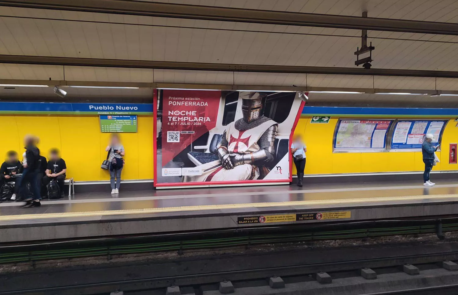 Foto de la campaña de la Noche Templaria de Ponferrada en el metro de Madrid 