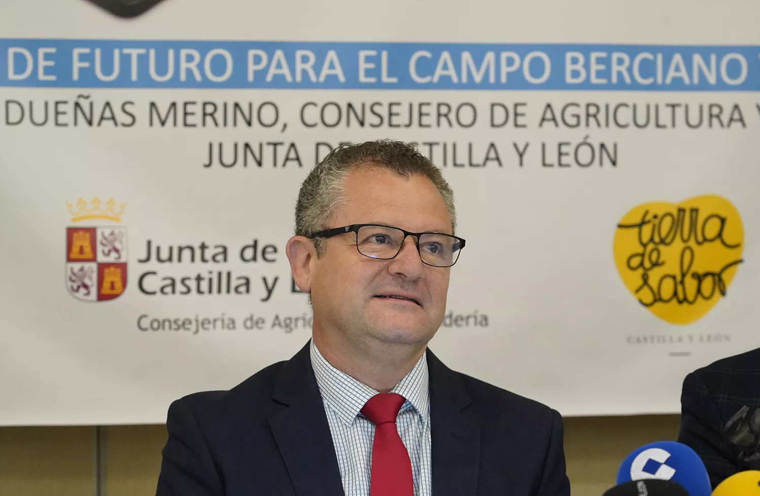 El consejero de Agricultura y Ganadería de la Junta de Castilla y León, Gerardo Dueñas, durante el desayuno informativo de InfoBierzo