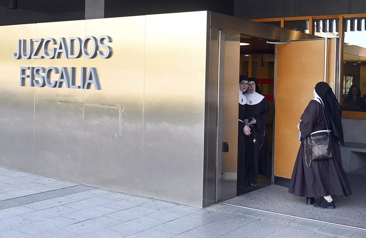 El arzobispo de Burgos declara la excomunión de las diez clarisas de Belorado 