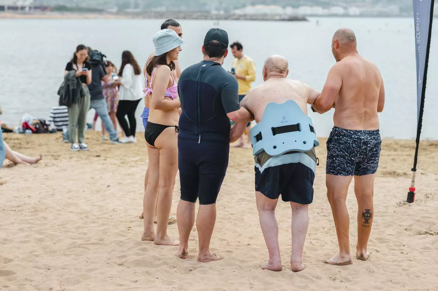 Residentes de Campolar de Bembibre van a la playa (28)