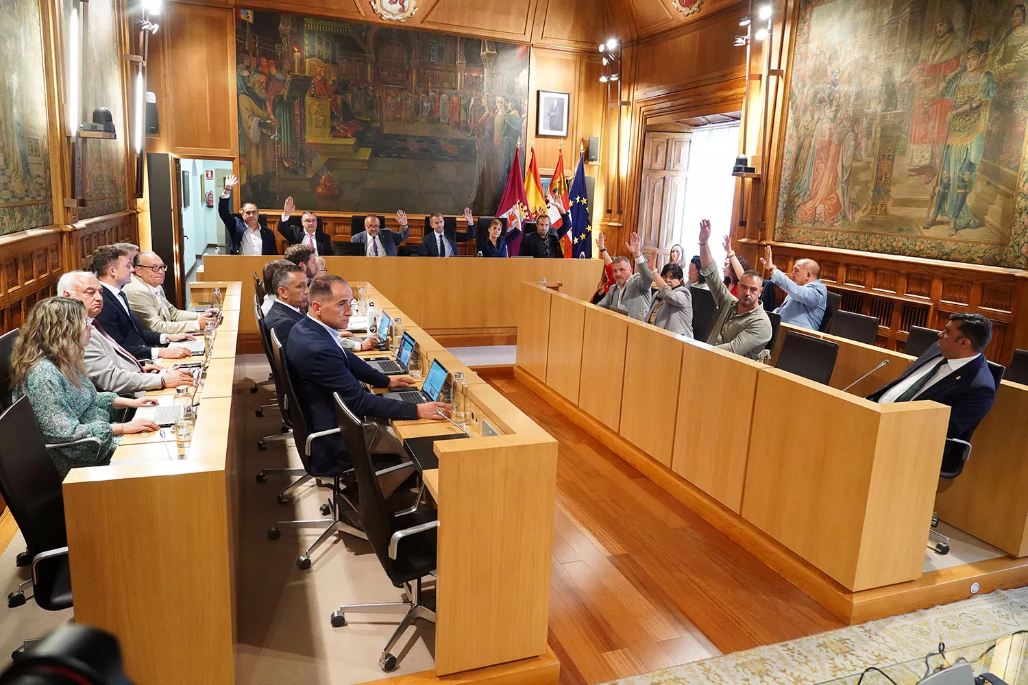 Votación a favor de la autonomía leonesa en la Diputación de León