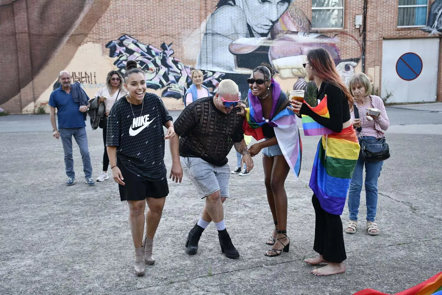 Carrera de tacones por el Orgullo en Ponferrada (9)