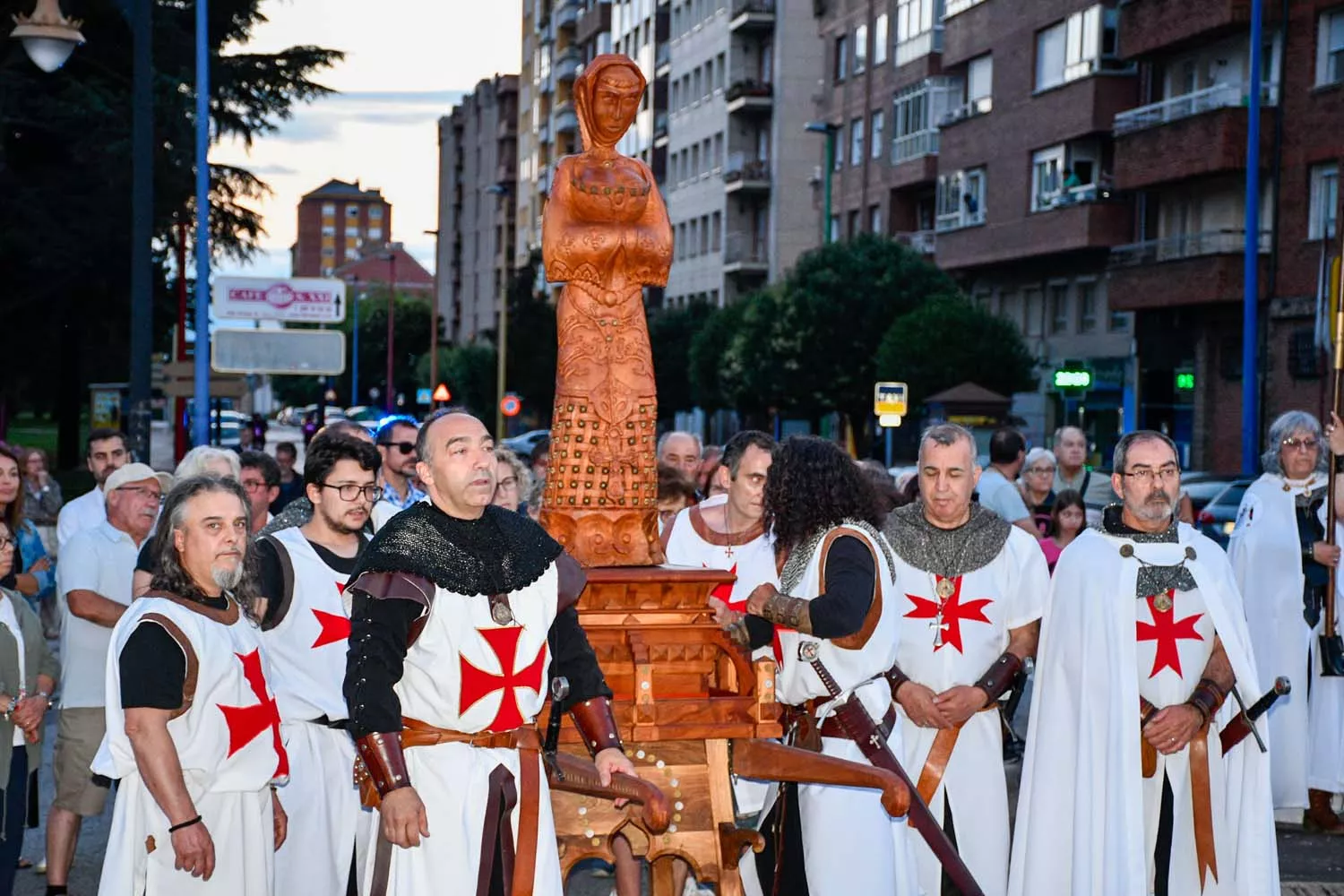 Imposición de la capa al caballero templario (12)