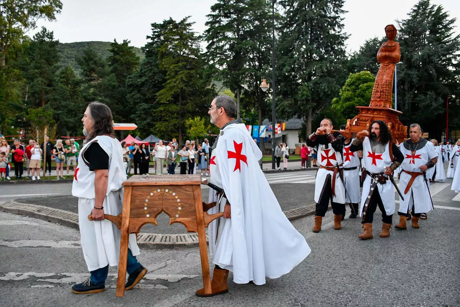 Imposición de la capa al caballero templario (5)