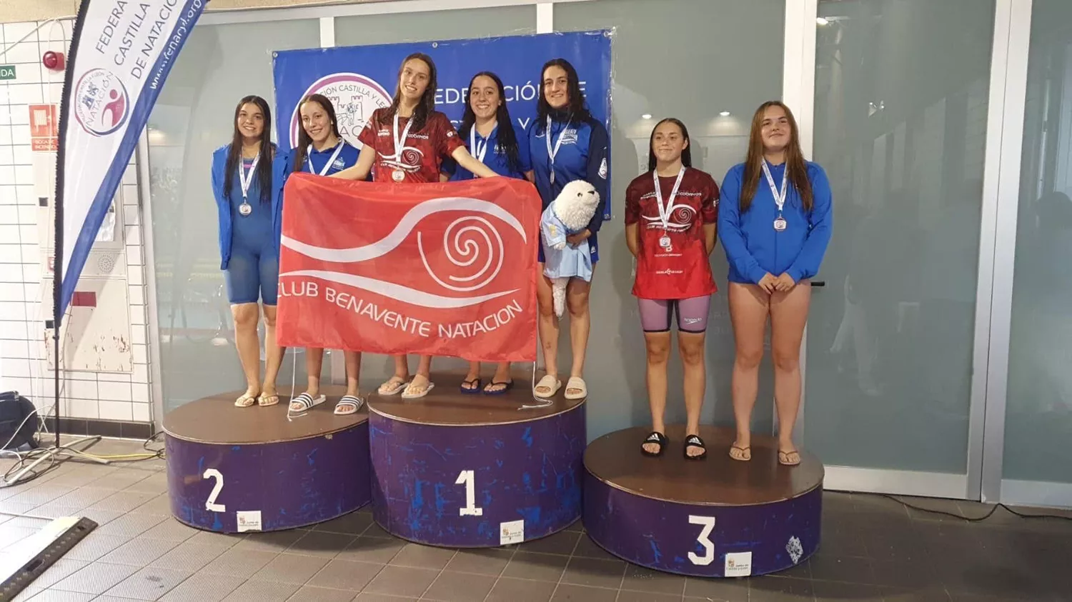 El Club Bierzo-Ponferrada triunfa en el Campeonato de Castilla y León de Natación de verano