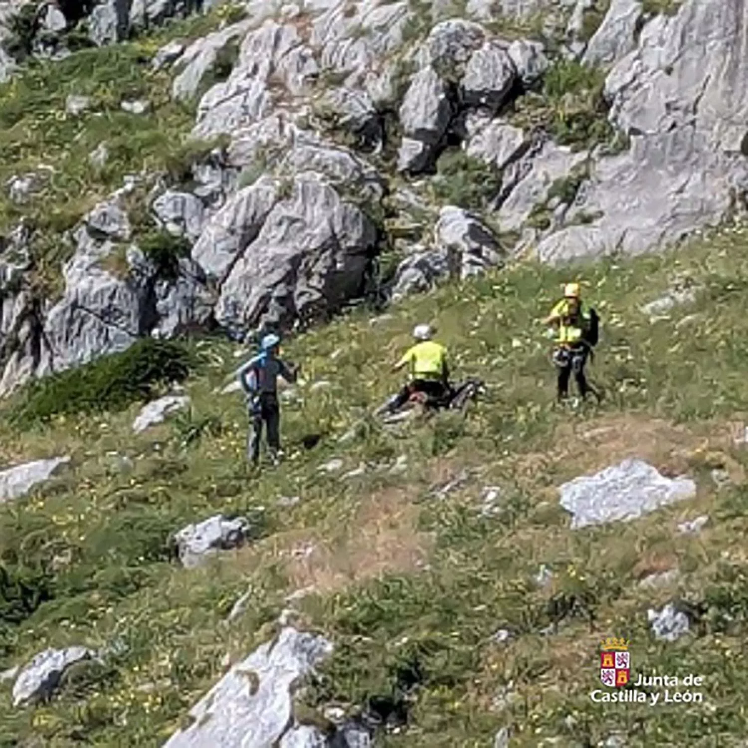 Rescatan a otro escalador en Las Peñas del Prado de Cubillas de Arbas (León) tras una caída de 50 metros