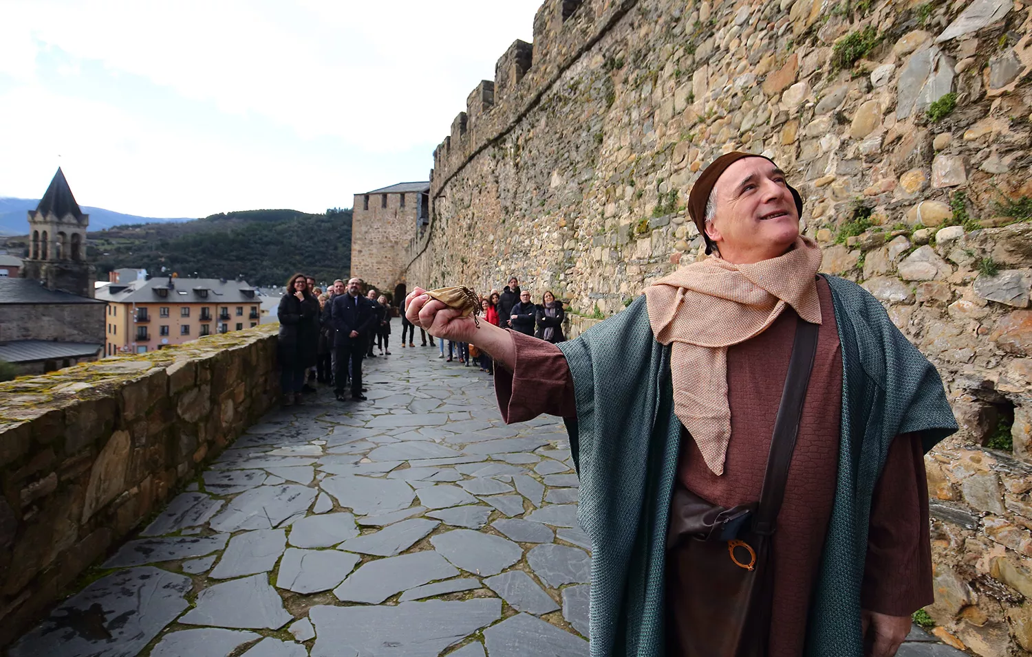 Visita teatralizada al Castillo de los Templarios a cargo de la compañía Conde Gatón.