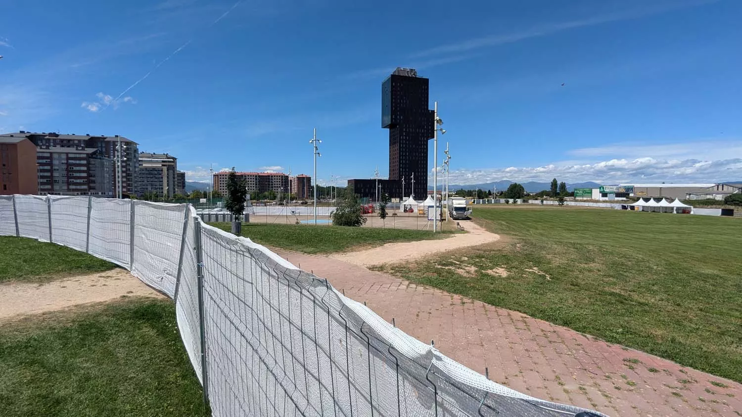 Así avanza el montaje del Planeta Sound de Ponferrada (3)