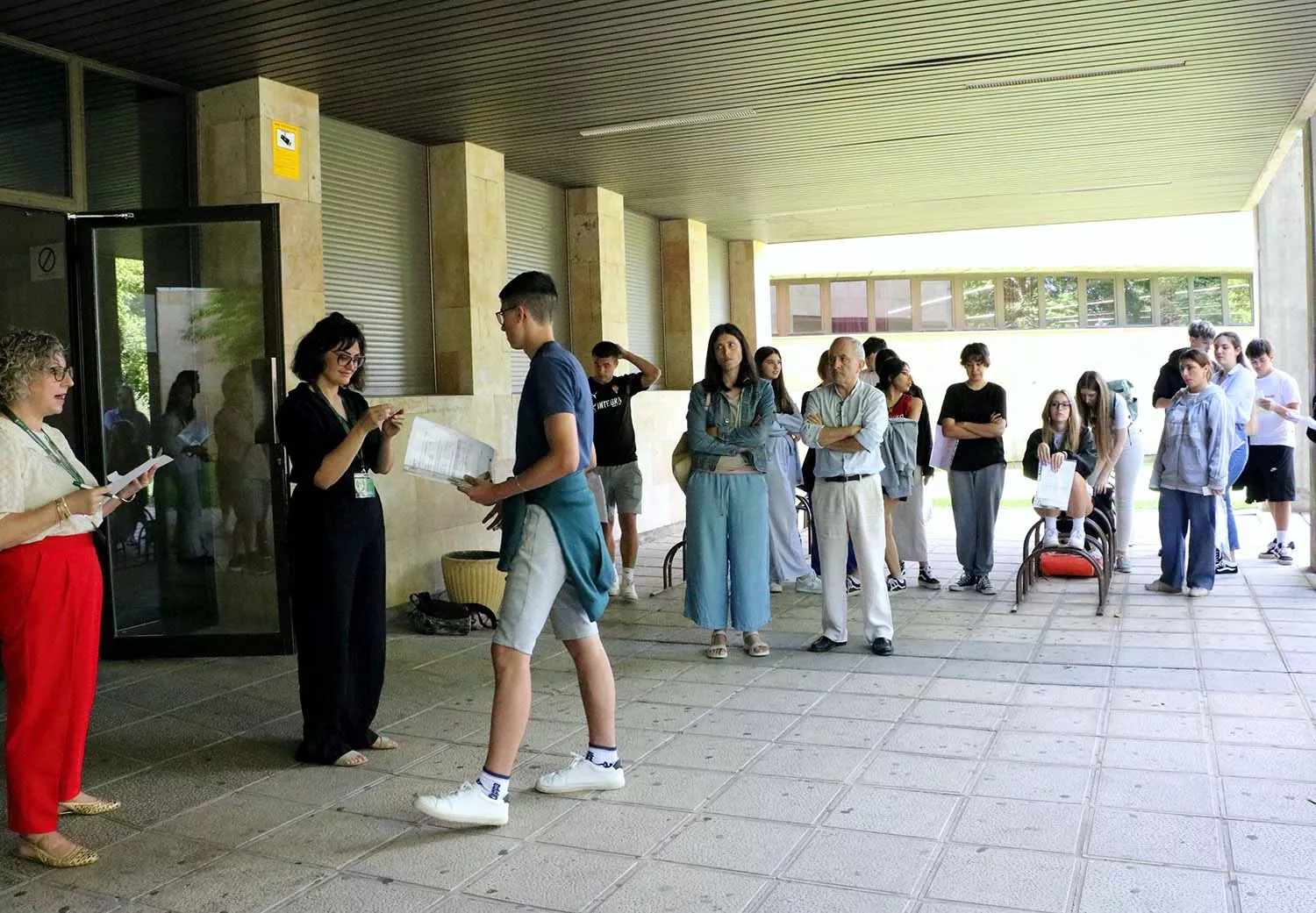 Un centenar de estudiantes de Ponferrada afrontan la convocatoria extraordinaria de la EBAU que comienza este lunes