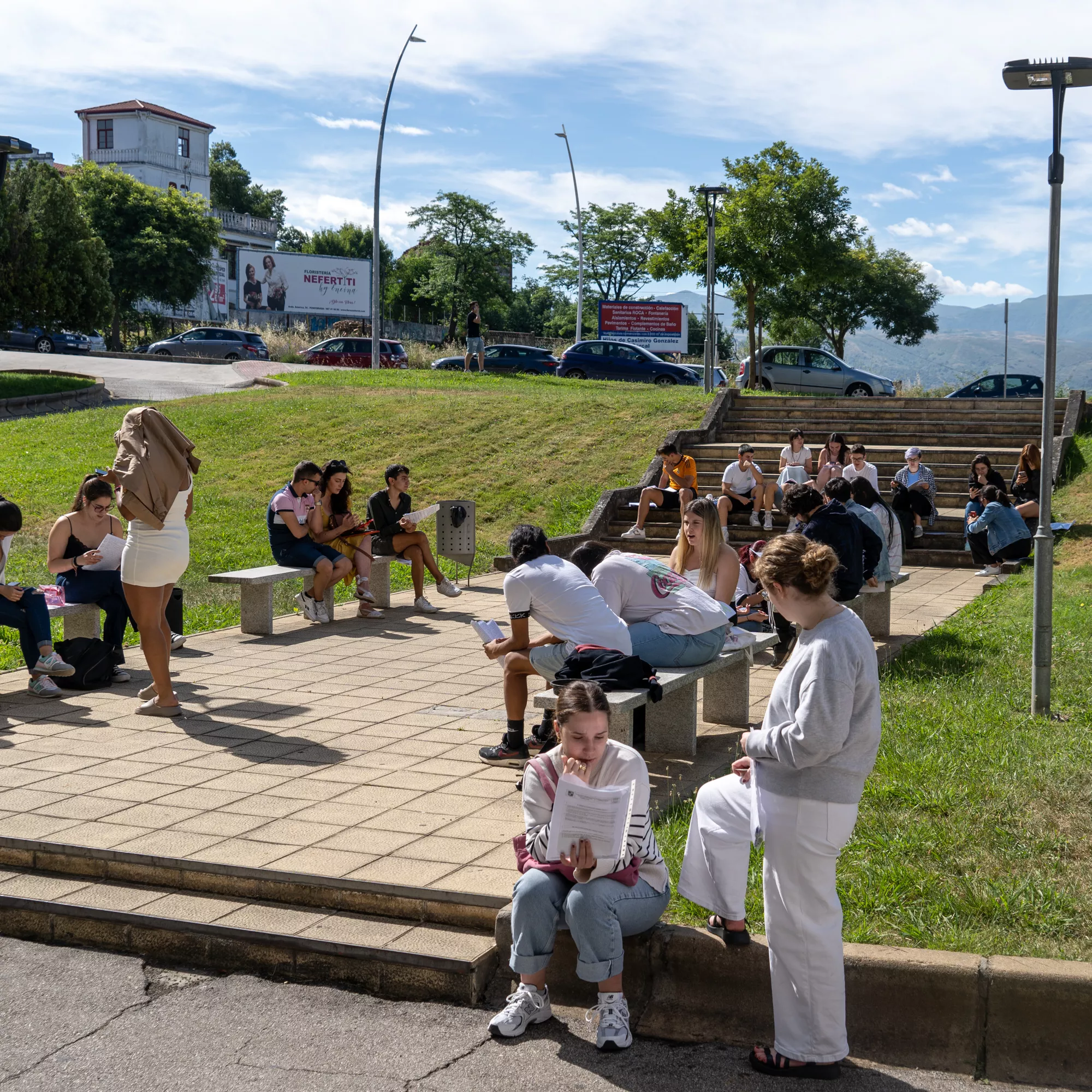 Un centenar de estudiantes de Ponferrada afrontan la convocatoria extraordinaria de la EBAU que comienza este lunes