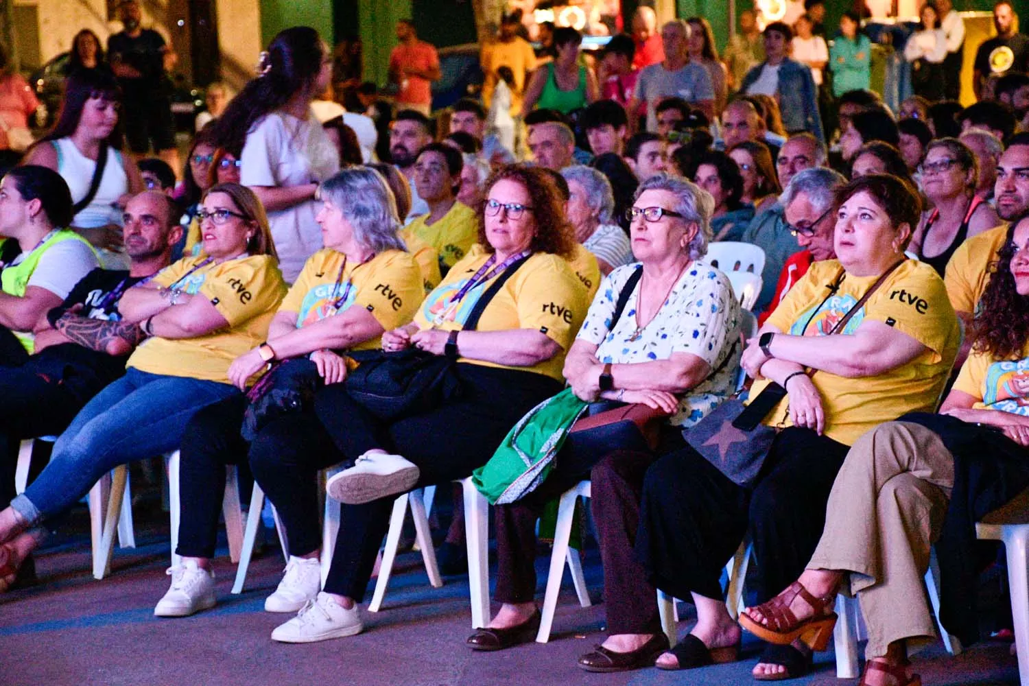 Bembibre disfruta del estreno del Gran Prix viendo el programa en pantalla gigante  (6)