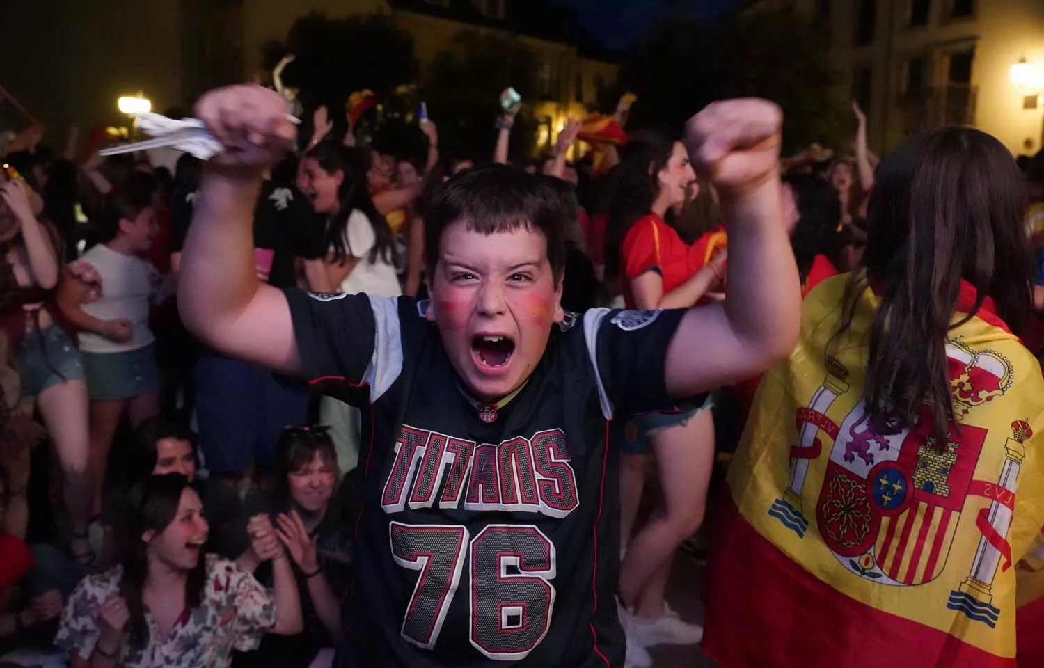 La afición de Ponferrada celebra el triunfo de la selección española de fútbol en la Eurocopa (1)