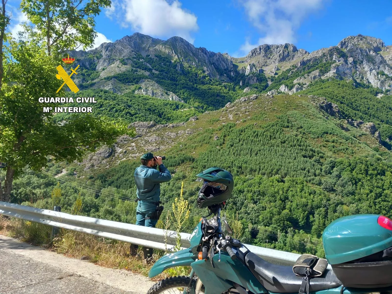 Los GEAS se suman a la búsqueda del británico desaparecido en Las Salas peinando el río Esla (1)