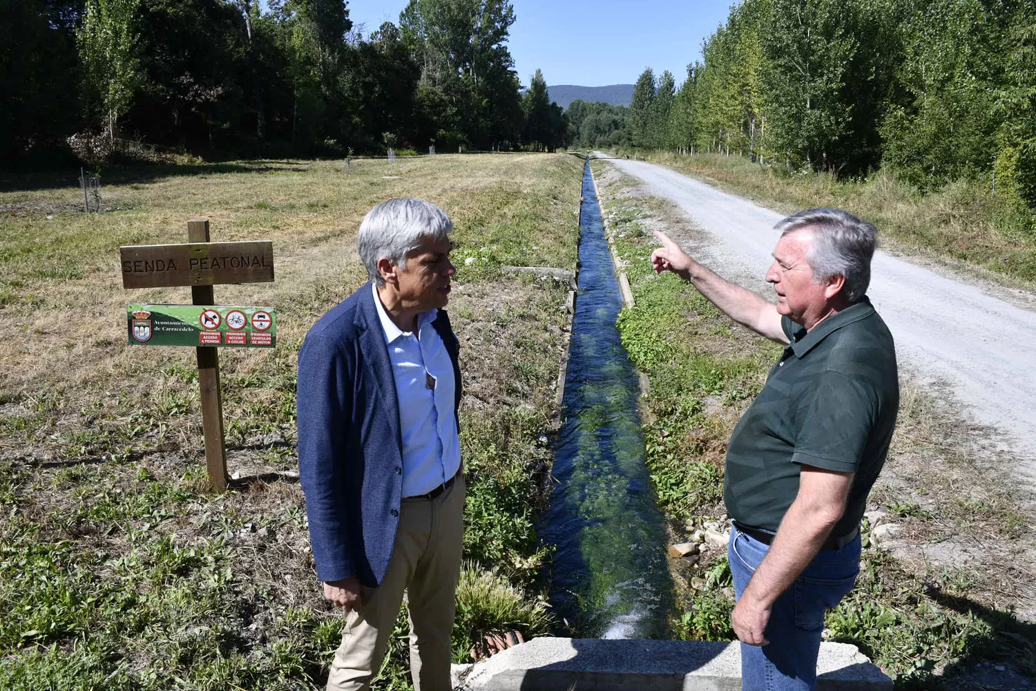 Eduardo Diego presenta las Ayudas y líneas de cooperación para El Bierzo(8)