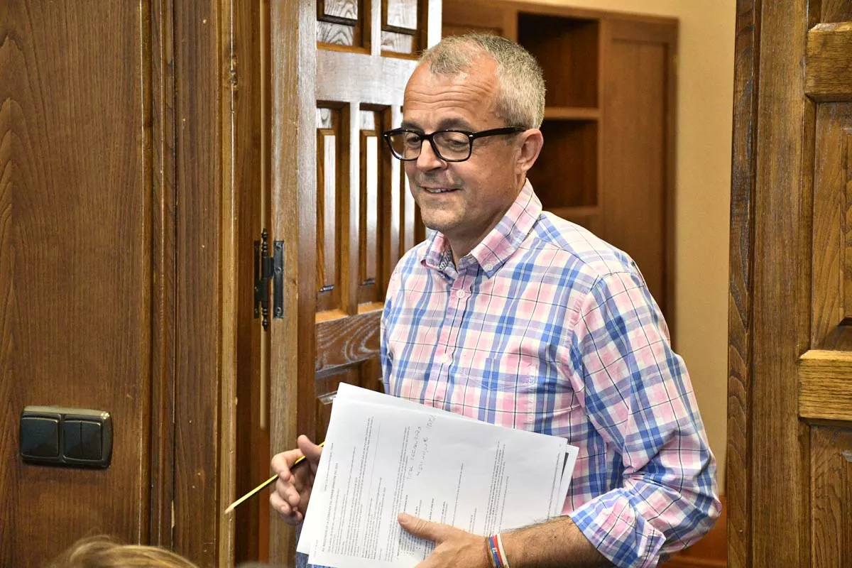  Luis Antonio Moreno Rodríguez, concejal de Hacienda del Ayto de Ponferrada, para dar cuenta de los acuerdos de la comisión de Hacienda
