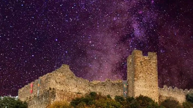 Observación estrellas Castillo de Cornatel | Foto: Ayto Priaranza