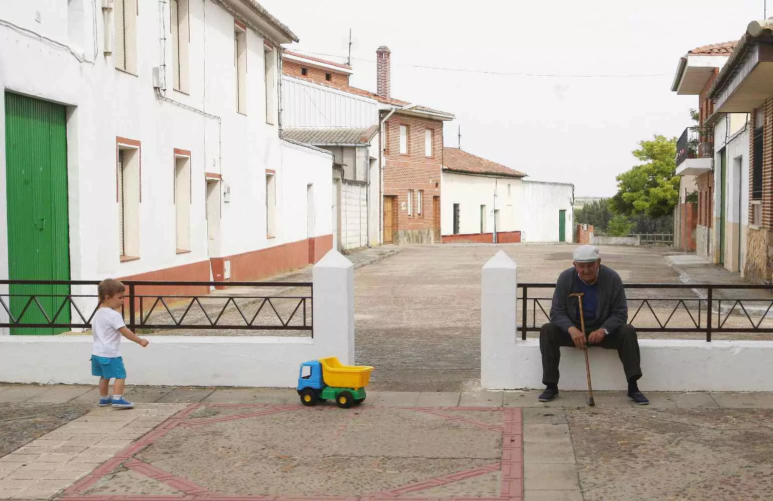 El reto del envejecimiento: Castilla y León es uno de los territorios de la UE con el porcentaje más bajo de menores de edad