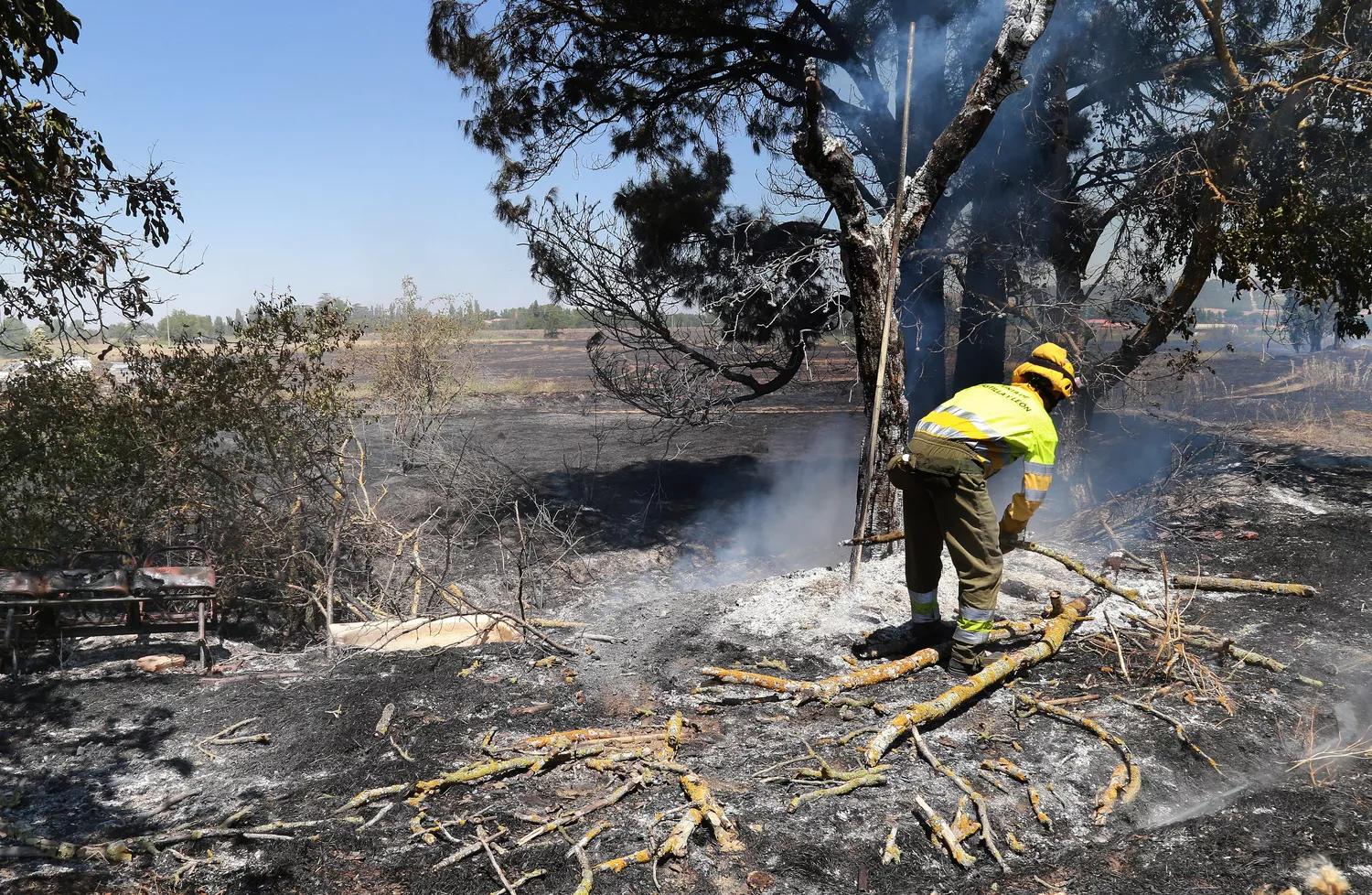  Incendio en unas tierras de cultivo en Palencia