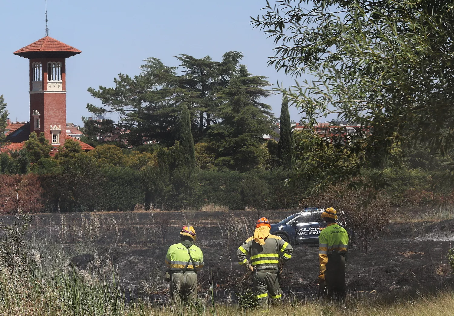  Hallan el cadáver de un hombre de 79 años entre los restos del incendio en una tierra de cultivo en Palencia