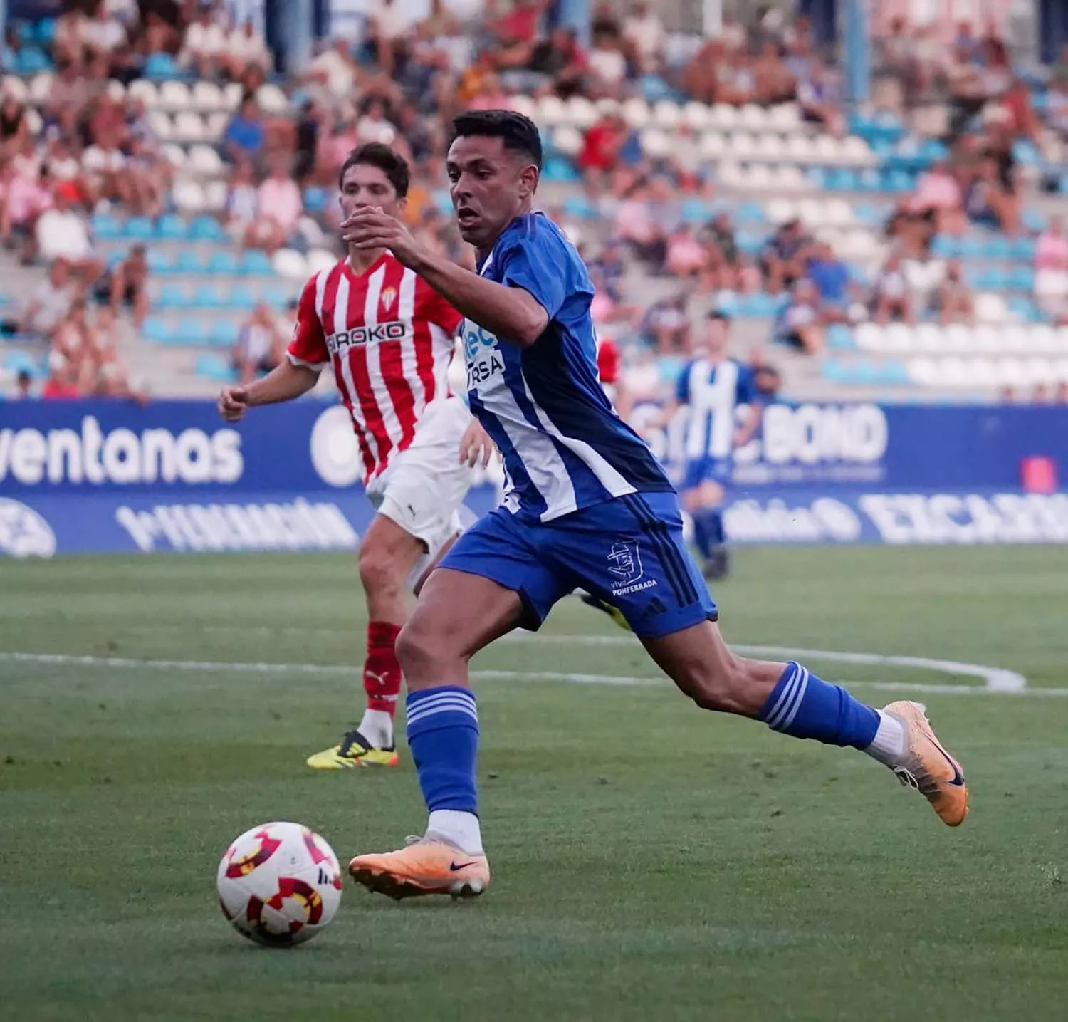 La Ponferradina convence al Toralín y se mantiene invicta ante el Sporting de Gijón