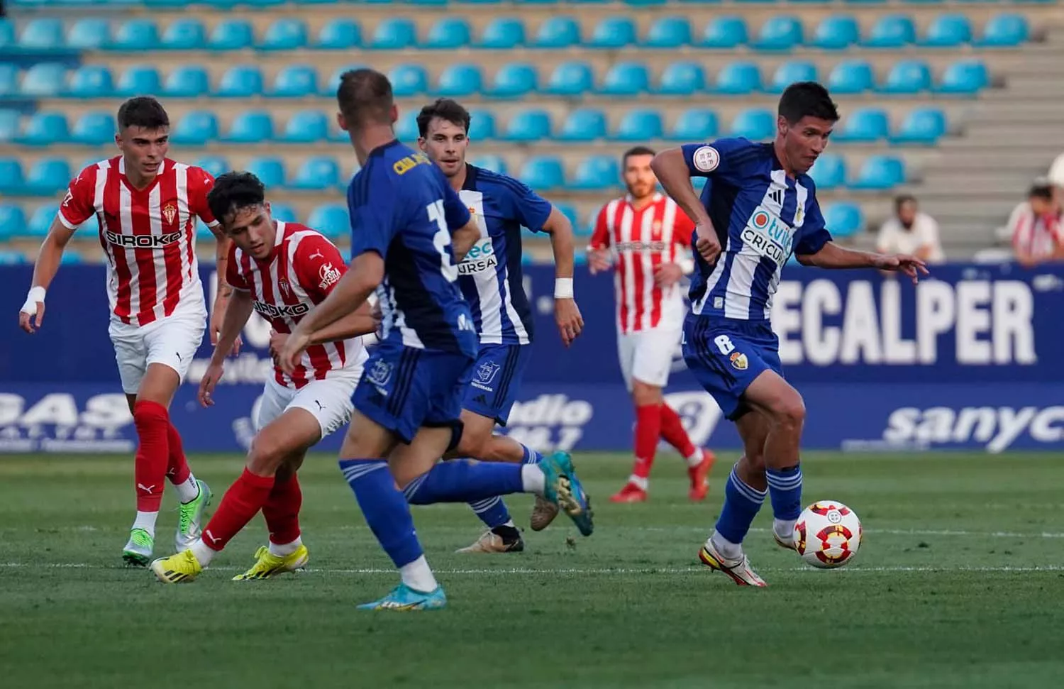 La Ponferradina convence al Toralín y se mantiene invicta ante el Sporting de Gijón 3