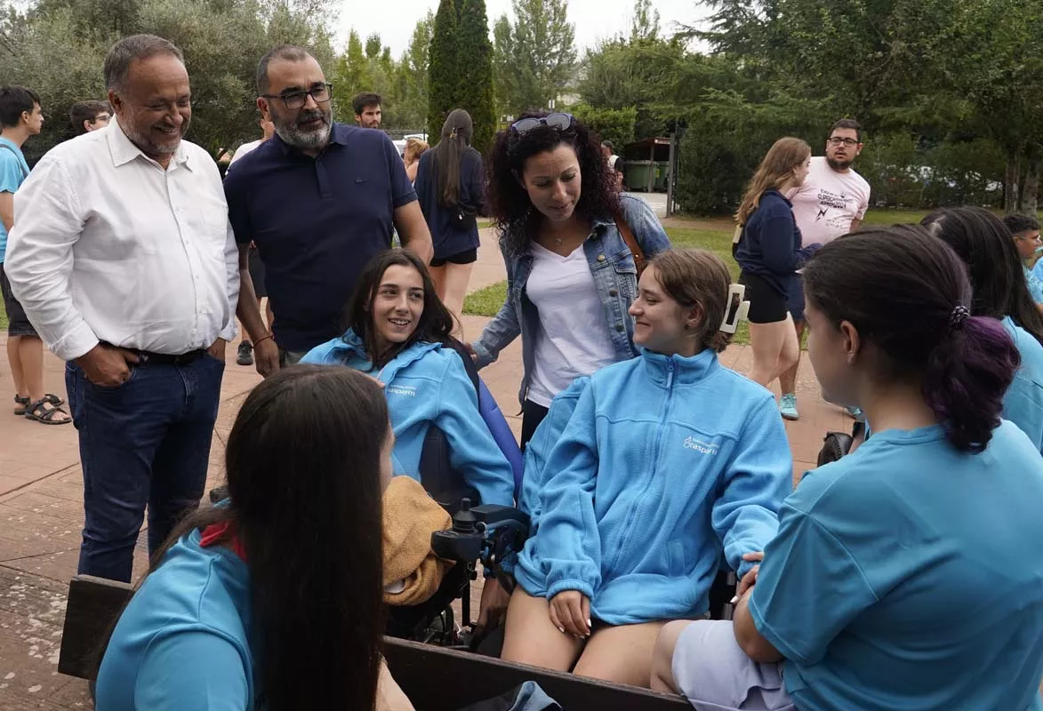  El presidente de la Diputación de León, Gerardo Álvarez Courel en la inauguración del campamento del Bosque de los Sueños de Aspaym | César Sánchez - ICAL