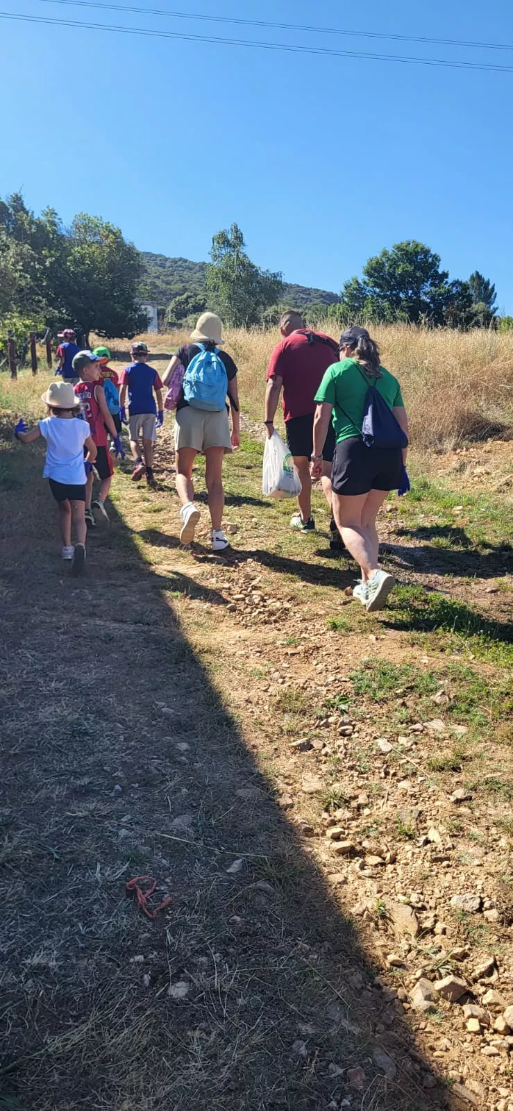 La asociación Real Villa de Castropodame se suma al Plogging: El movimiento que une el deporte y la recogida de residuos