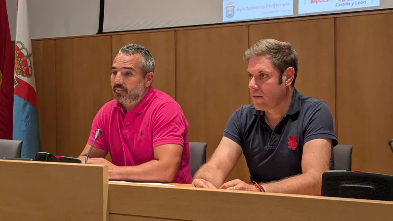 Presentación del mercado de verano. En la foto David Pacios e Iván Alonso.