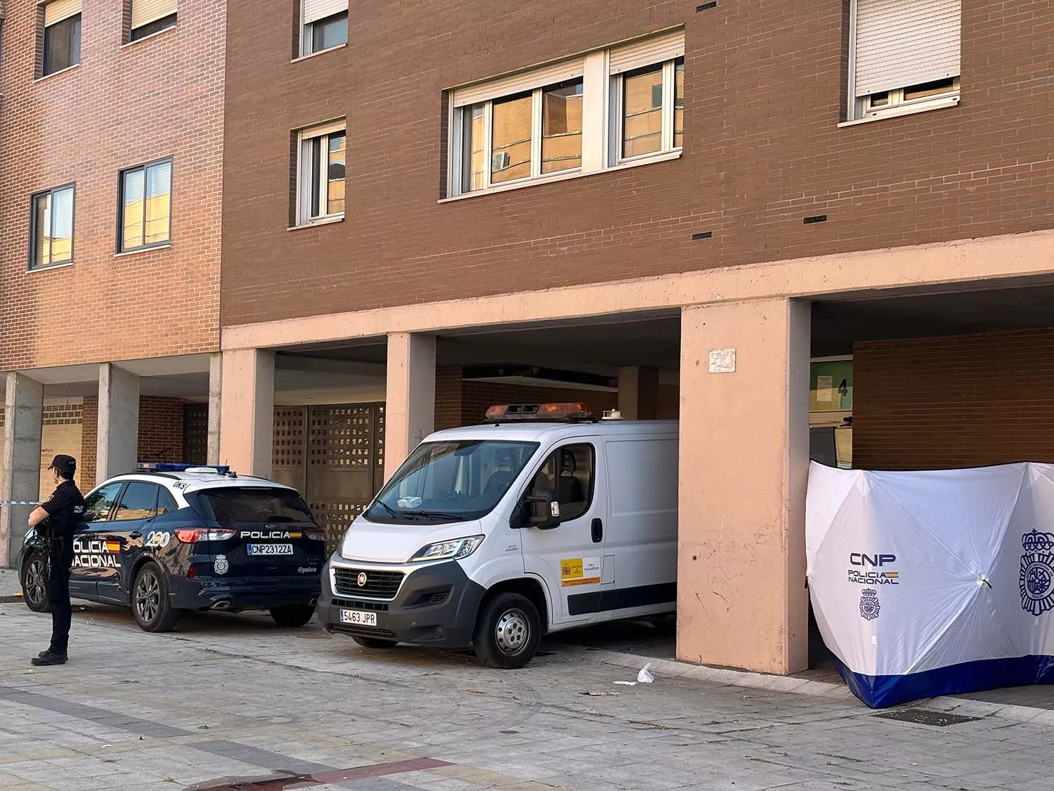 Localizan el cuerpo sin vida de una mujer, con signos de violencia, durante la extinción de un incendio en una vivienda en Valladolid | ICAL