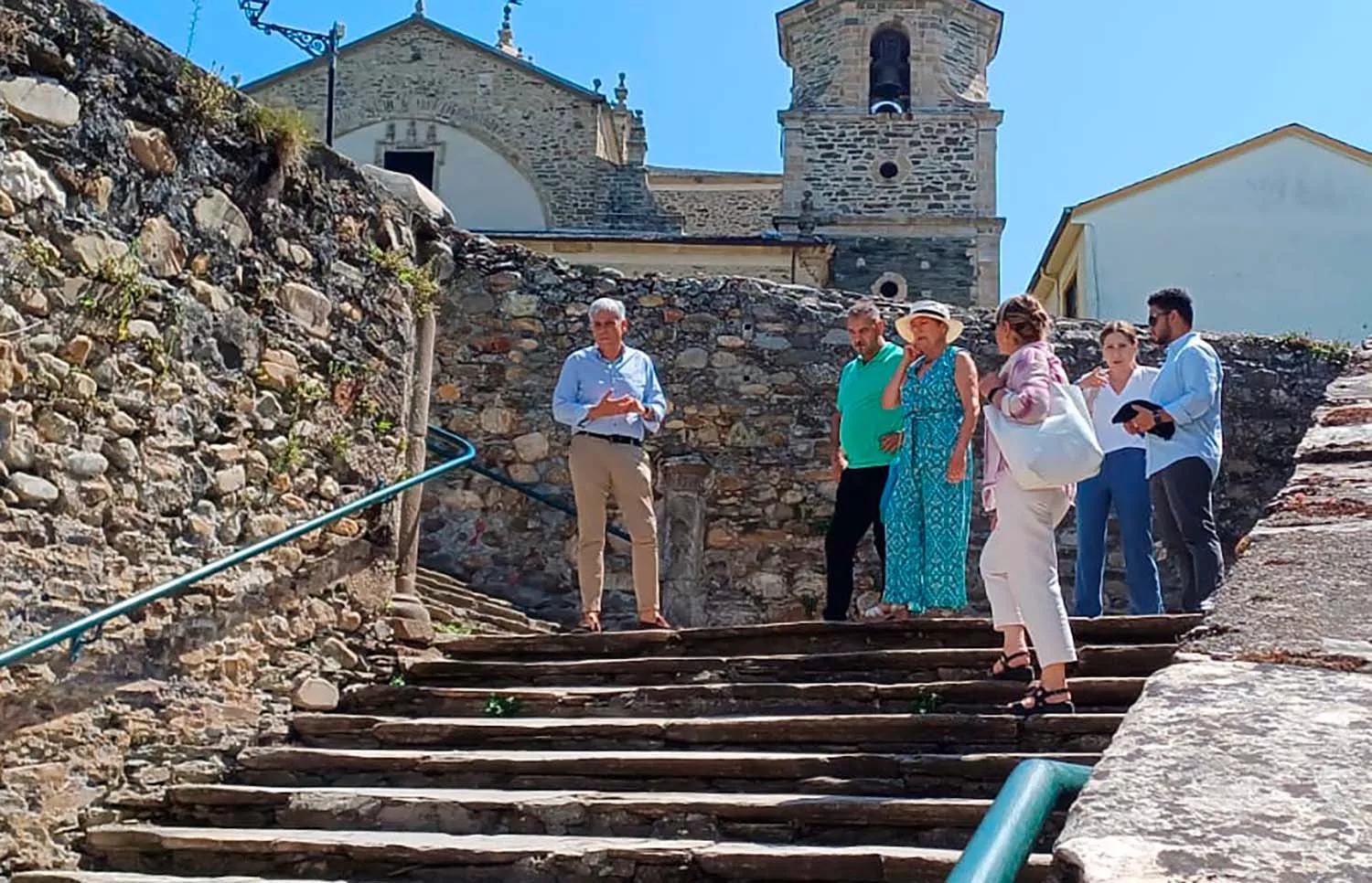 La reparación de la escalinata de la Colegiata de Villafranca superará los 30.000 euros