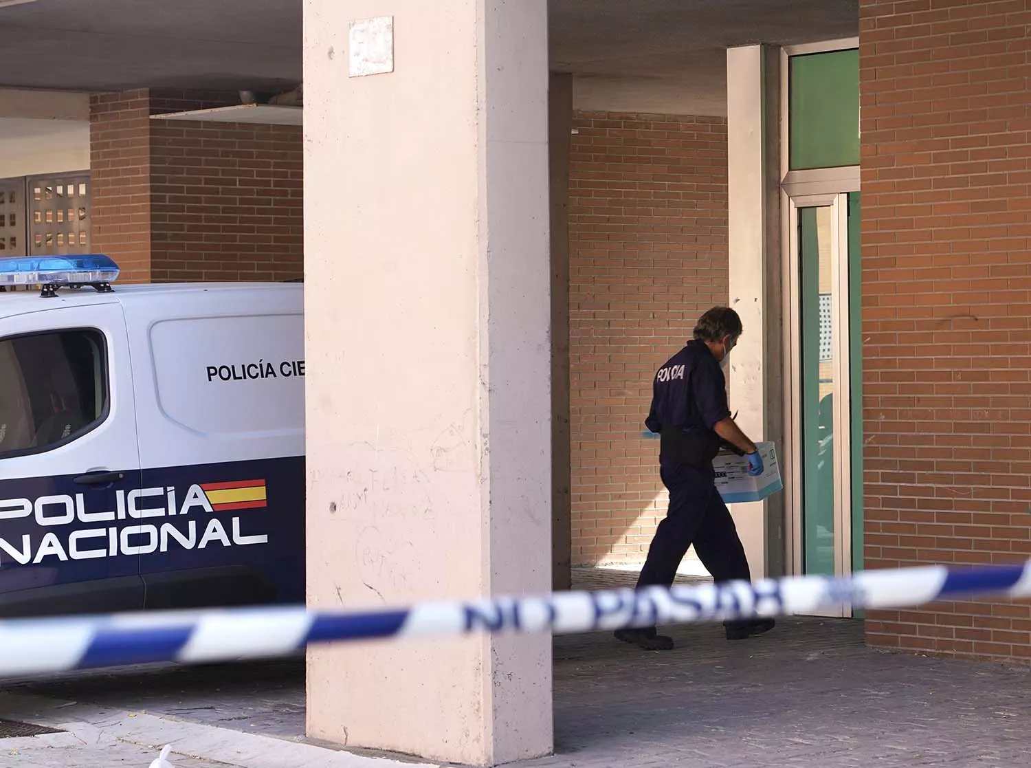 Localizan el cuerpo sin vida de una mujer, con signos de violencia, durante la extinción de un incendio en una vivienda en Valladolid