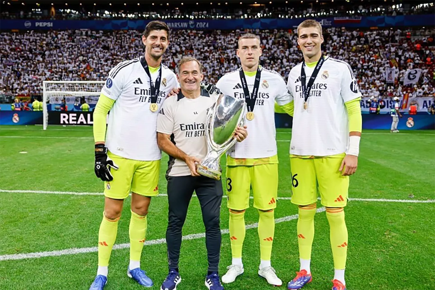 Celebración del Real Madrid tras ganar la Supercopa de Europa | Foto: @_franglez1