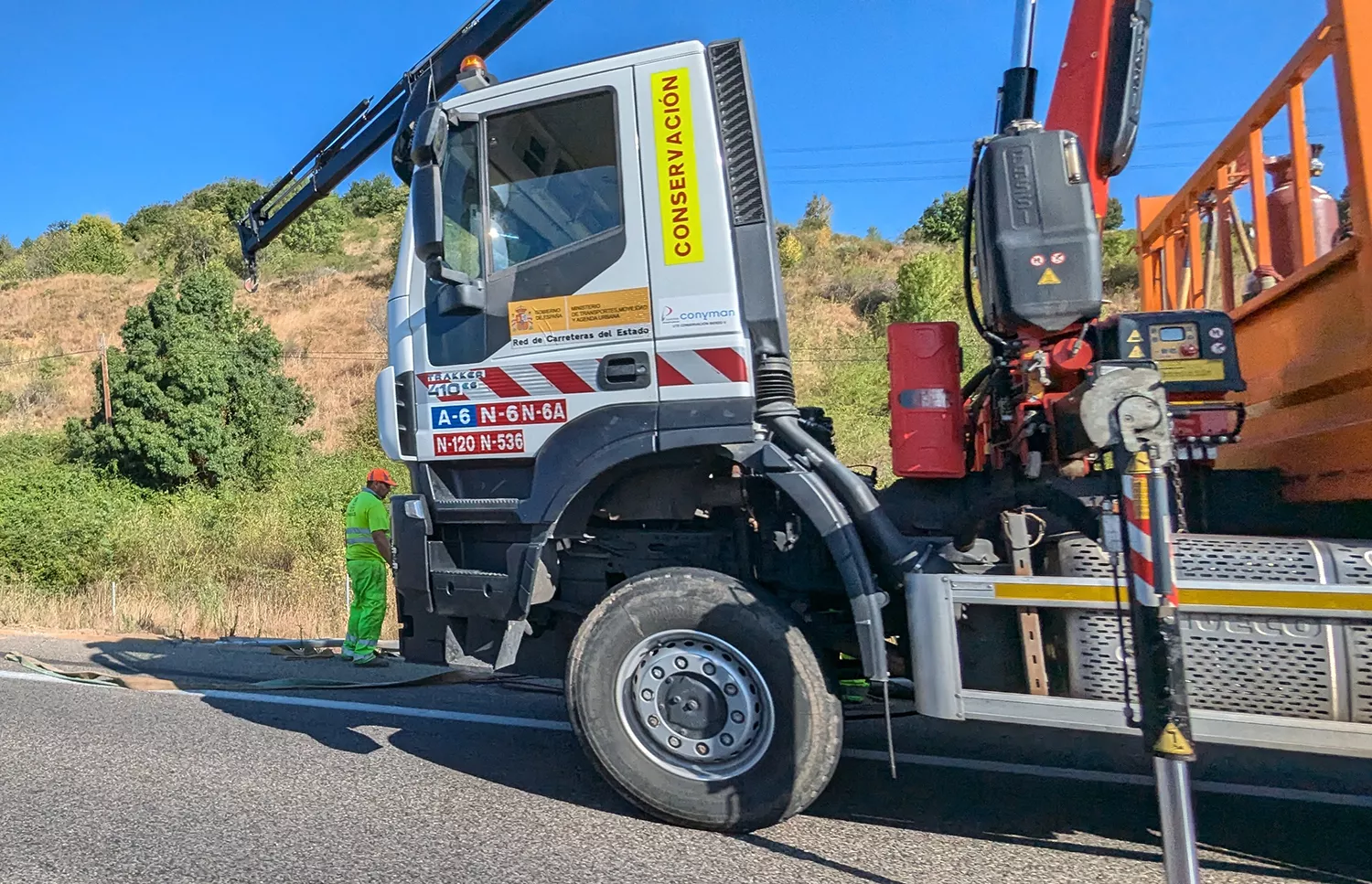 Salida de vía de un camión en la A6 