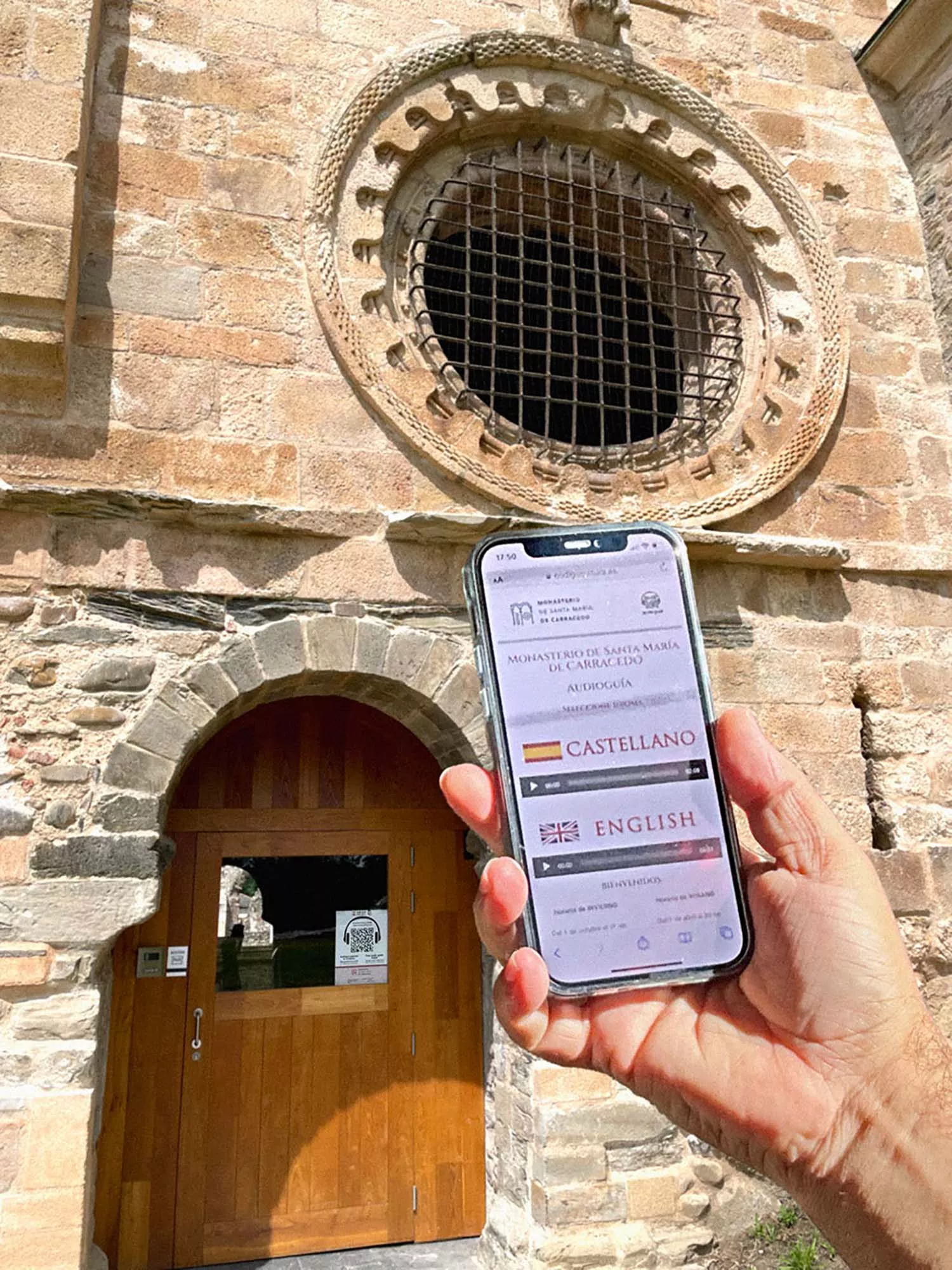 El Instituto Leonés de Cultura dota al monasterio de Santa María de Carracedo de un sistema de audioguía para todo el recinto (2)