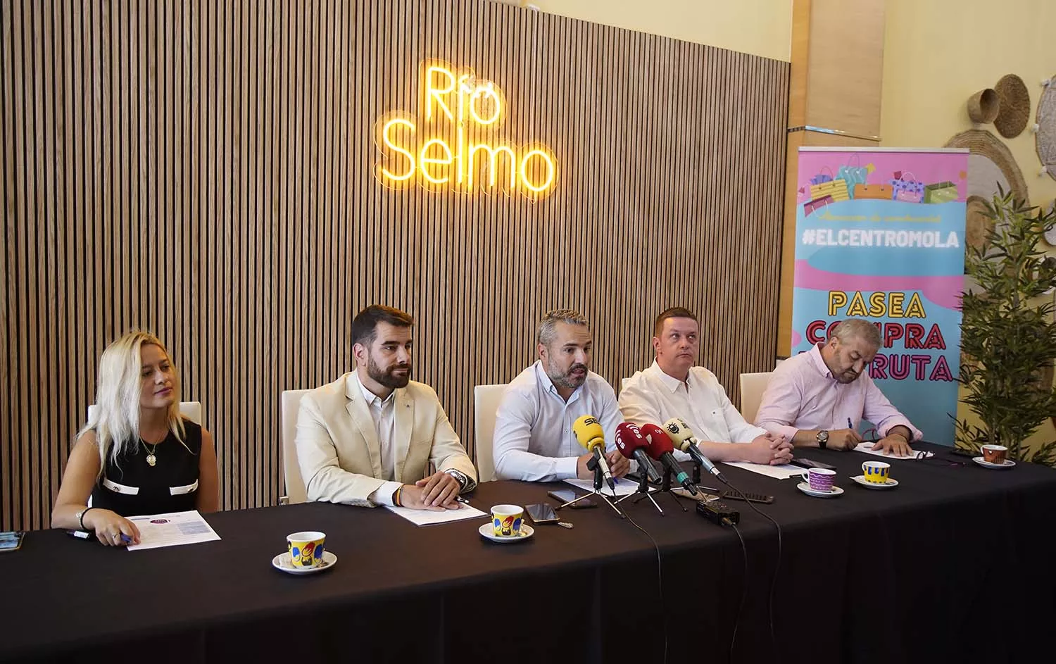 Desayuno informativo y reunión sobre la I Gala del Comercio de Ponferrada