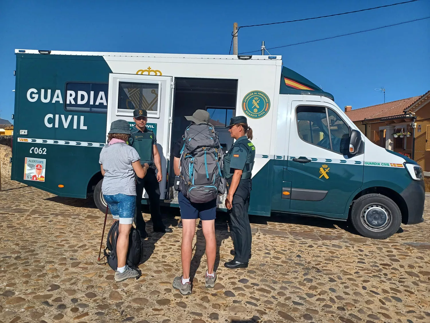 La Guardia Civil localiza a una peregrina, extraviada en el Monte de Pereje, tm de Trabadelo