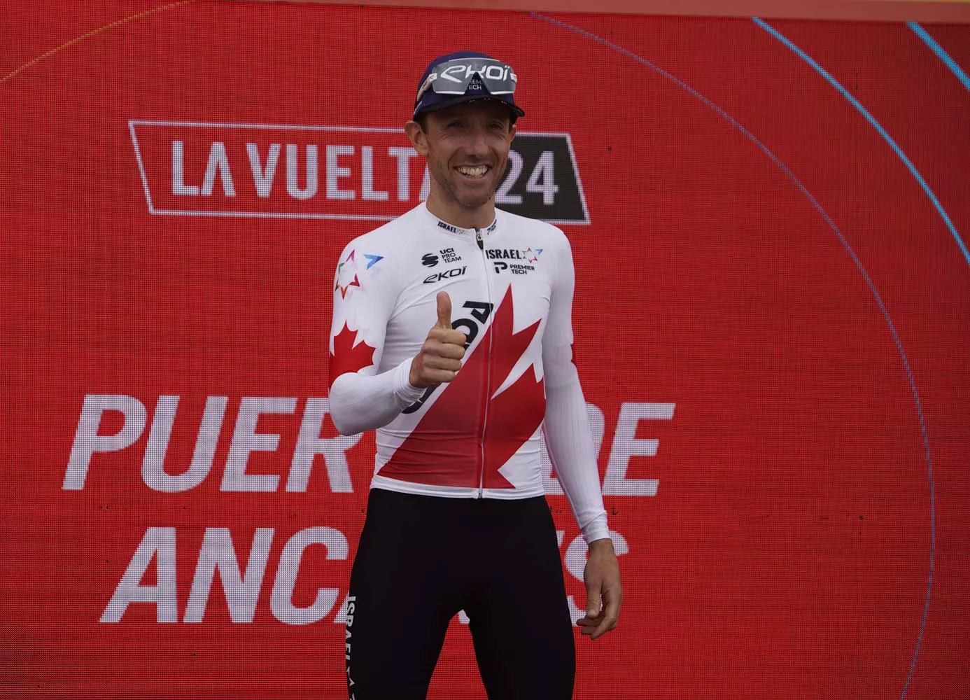 Llegada de la décimo tercera etapa de la Vuelta Ciclista a España al Puerto de Ancares (8)