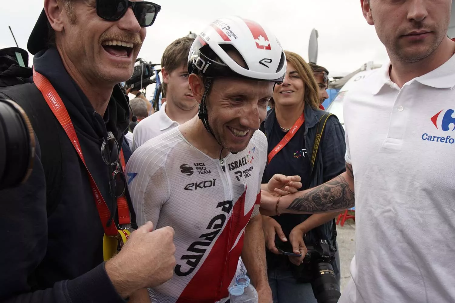 Llegada de la décimo tercera etapa de la Vuelta Ciclista a España al Puerto de Ancares (12)