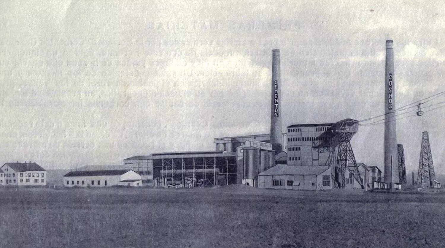 Imagen de la construcción de la planta de cementos Cosmos de Toral de los Vados, de la que se cumple cien años desde su inauguración (6)