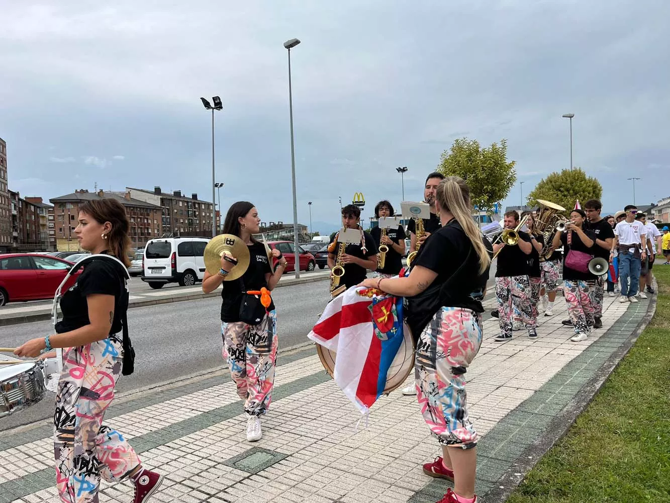 Primera concentración de peñas en las Fiestas de La Encina de Ponferrada (7)