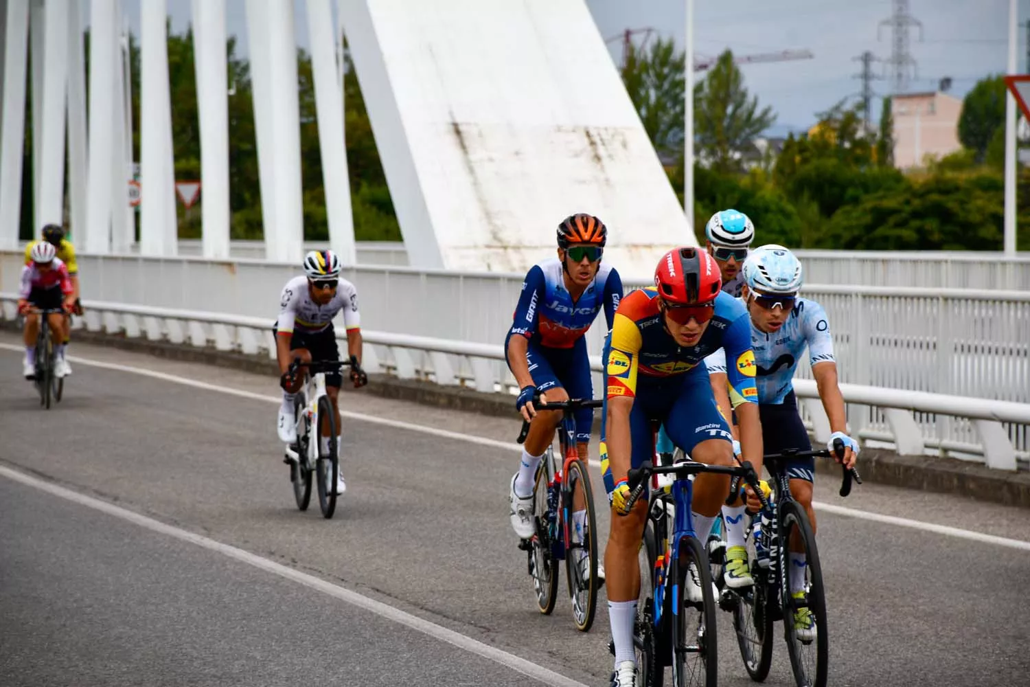 La Vuelta a España a su paso por Ponferrada (9)