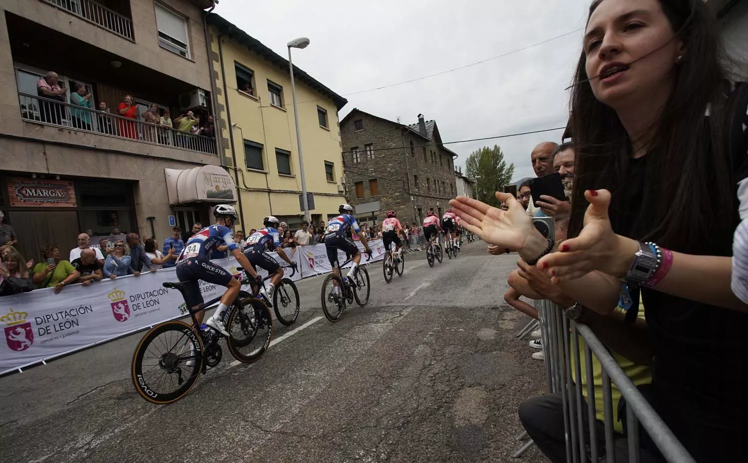 Décimo cuarta etapa de la Vuelta Ciclista a España entre las localidades de Villafranca del Bierzo y Villablino (1)