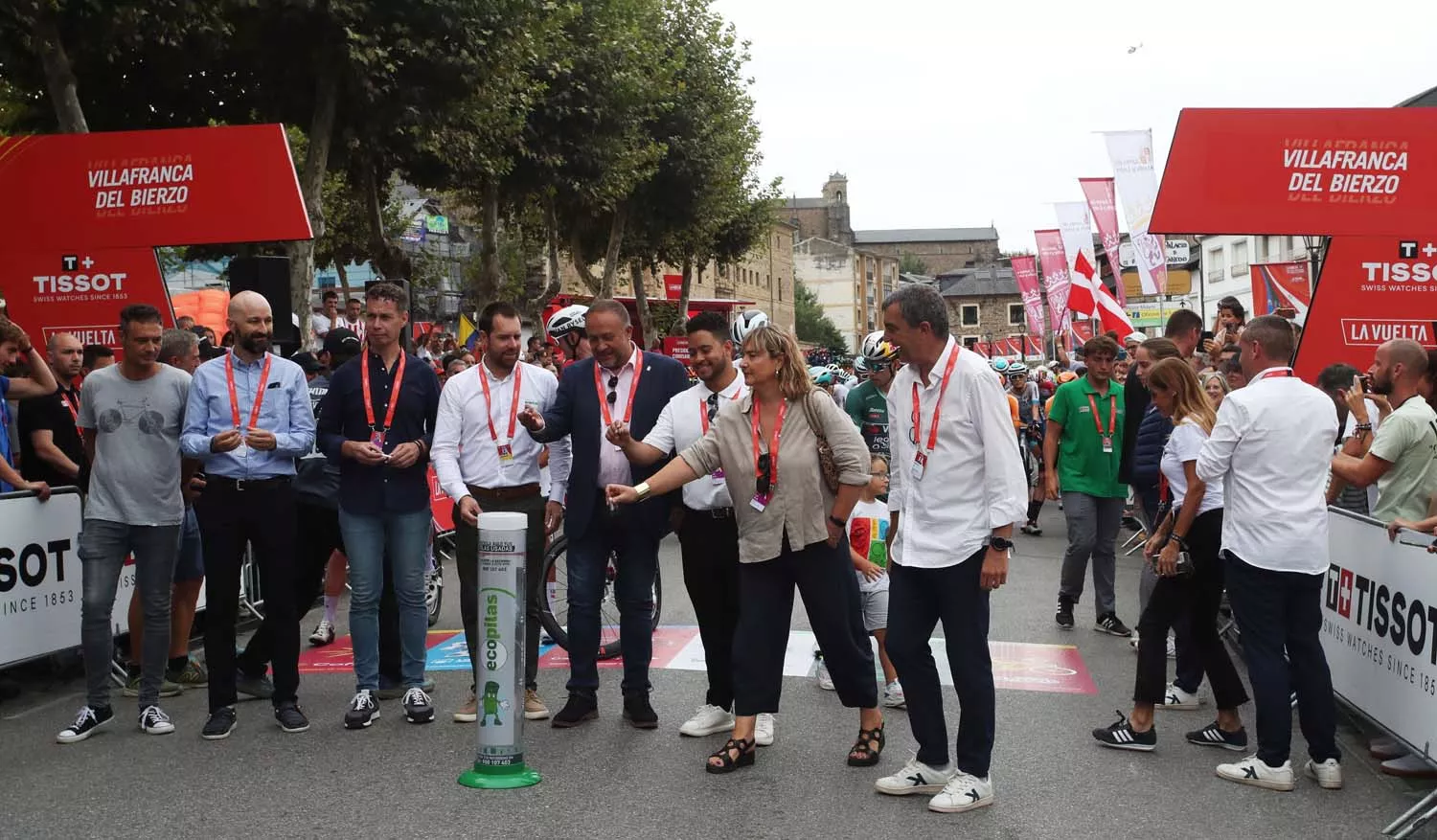 Salida de la décimo cuarta etapa de la Vuelta Ciclista a España de Villafranca del Bierzo (2)