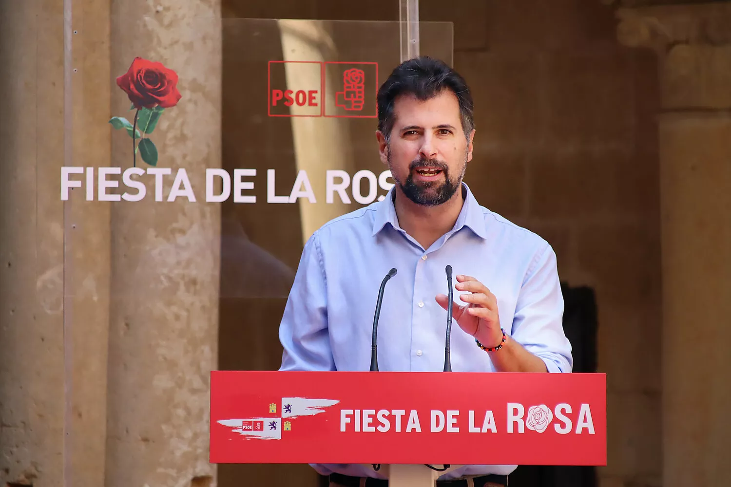 Luis Tudanca en la Fiesta de la Rosa de Sahagún