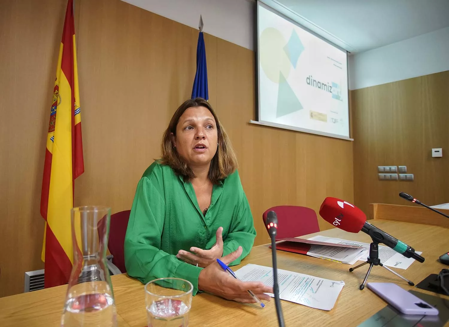 César SánchezICAL . La directora general de la Fundación Ciudad de la Energía (Ciuden) de Ponferrada, Yasodhara López, durante la presentación de la segunda edición del programa cultural Dinamiz ARTj.