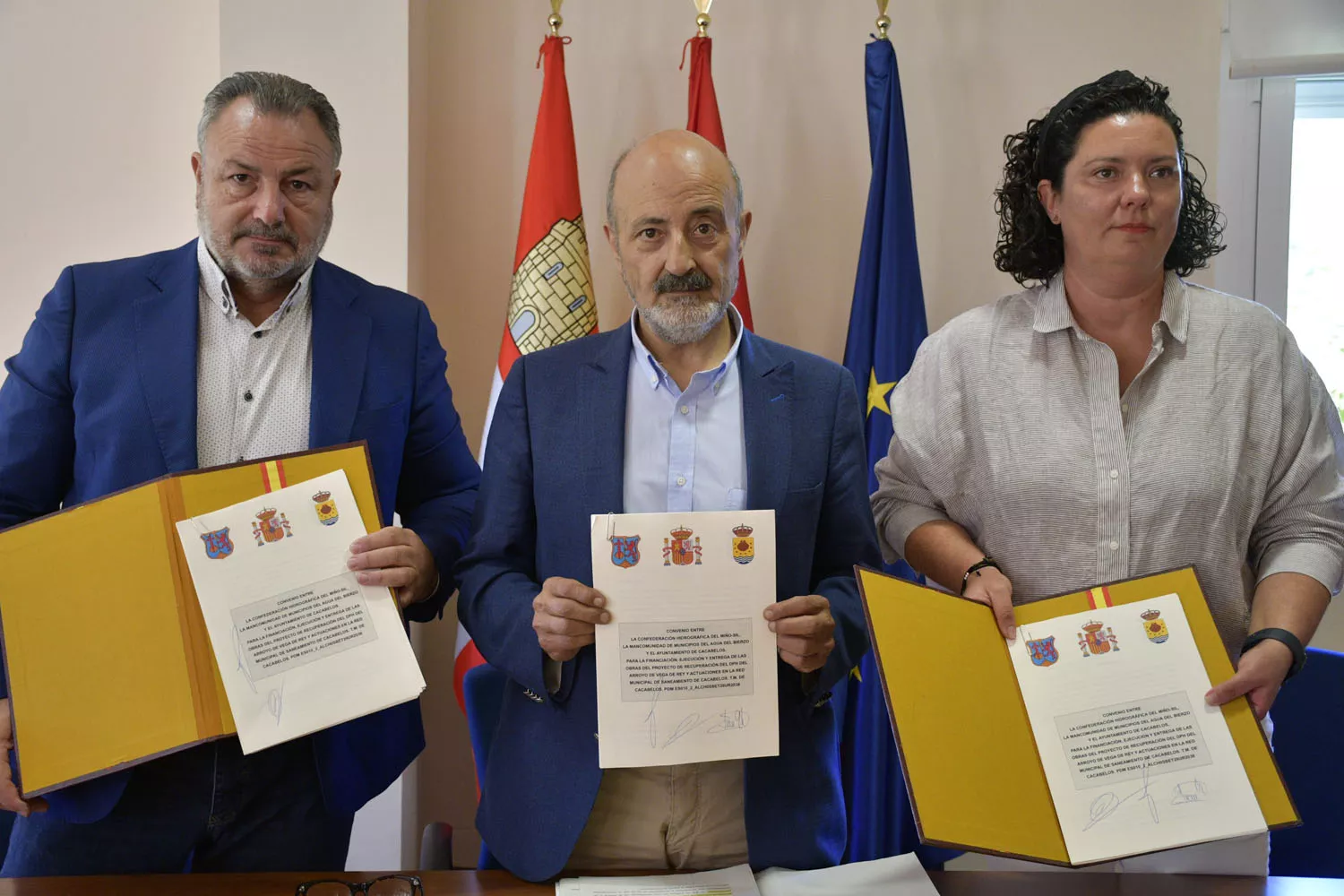 Firma del convenio de la Red de Saneamiento de Cacabelos (15)