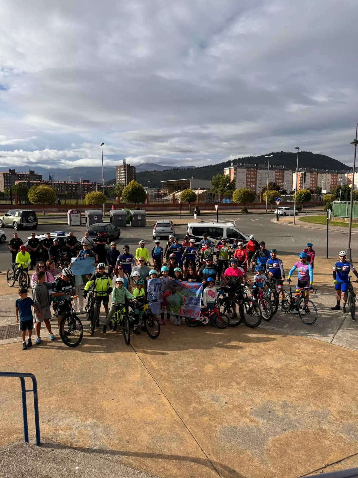 Ponferrada pedalea hacia Santiago para recaudar fondos para Isma en la segunda edición del Camino Solidario