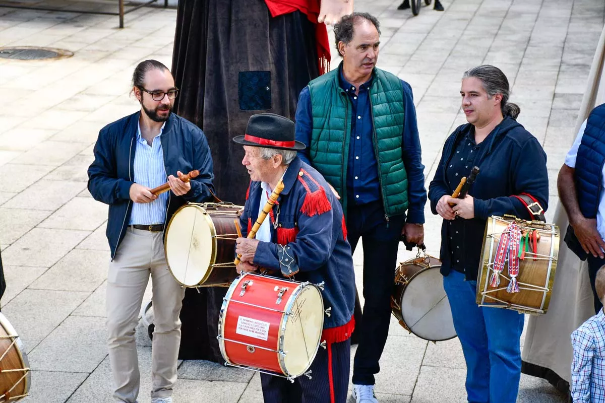 Encuentro de tamboriteros en las Fiestas de la Encina de Ponferrada