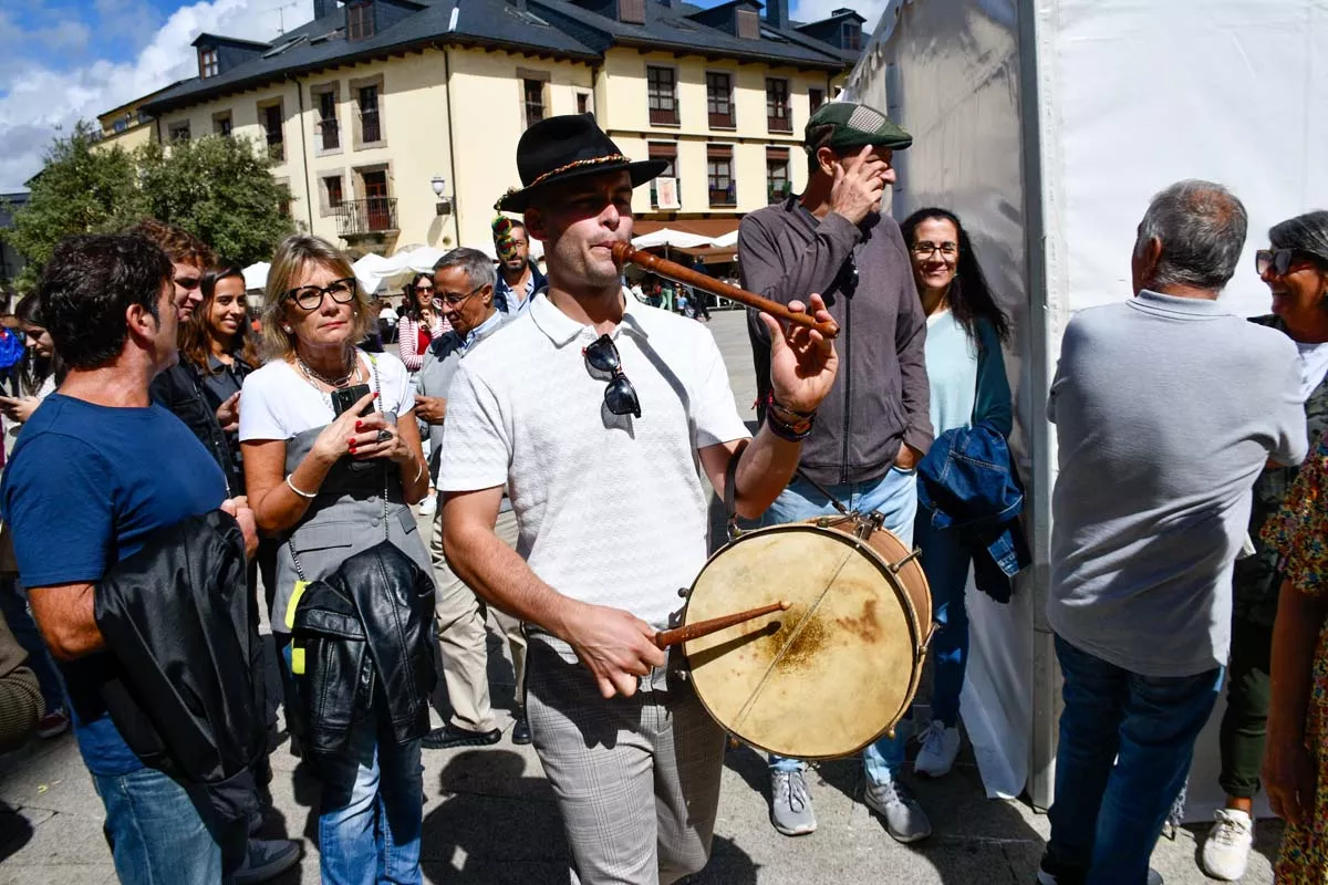 Encuentro de tamboriteros en las Fiestas de la Encina de Ponferrada